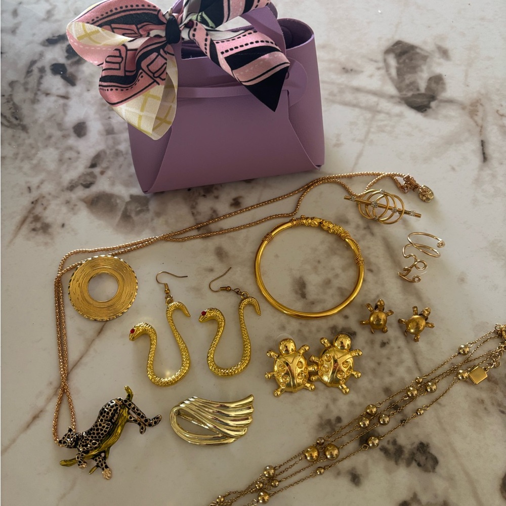 Vintage Estate Lot #18- Where the Wild Things Are